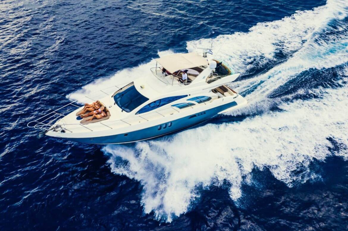 Power Luxury Yacht Azimut