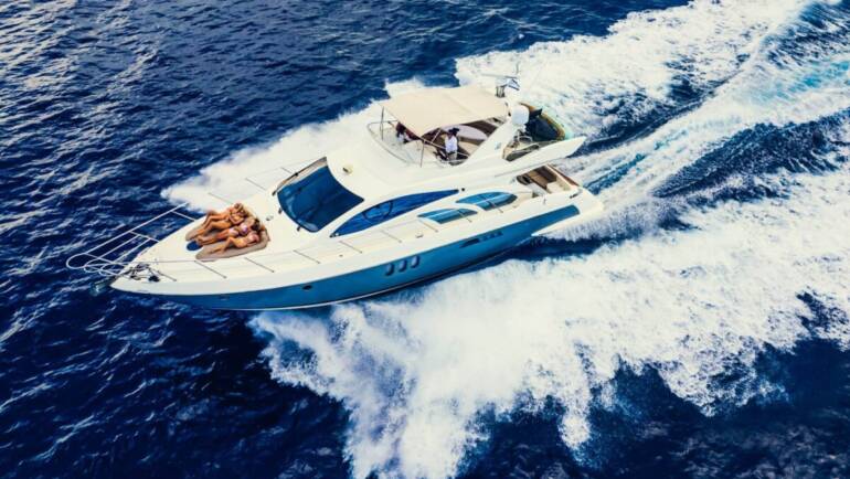 Power Luxury Yacht Azimut