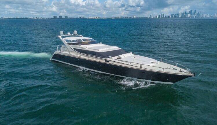 80 ft yacht Azimut